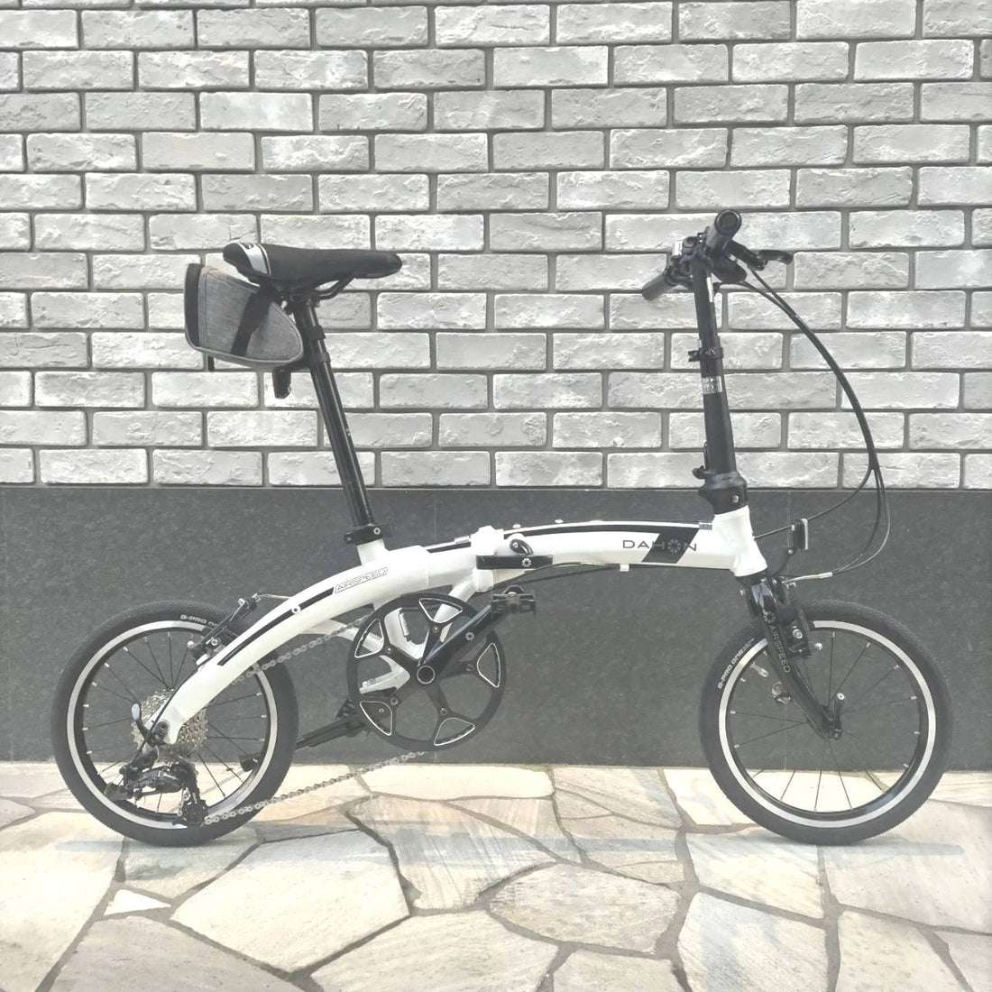 DAHON Airspeed にBIKEMASTER 16インチ 軽量ホイールを取り付け