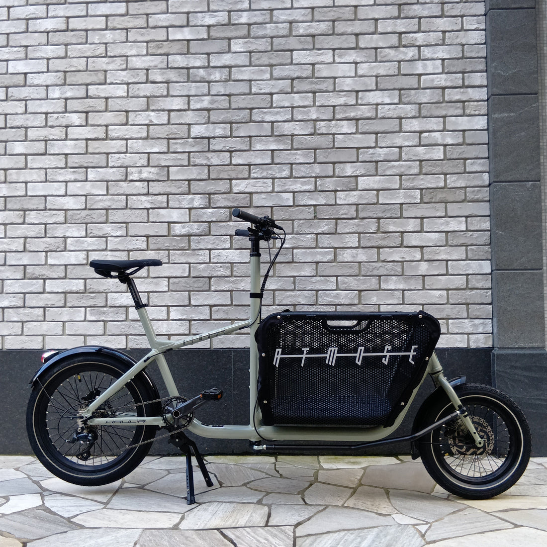 日本の狭い道にフィットするカーゴバイク、Atmoseという選択